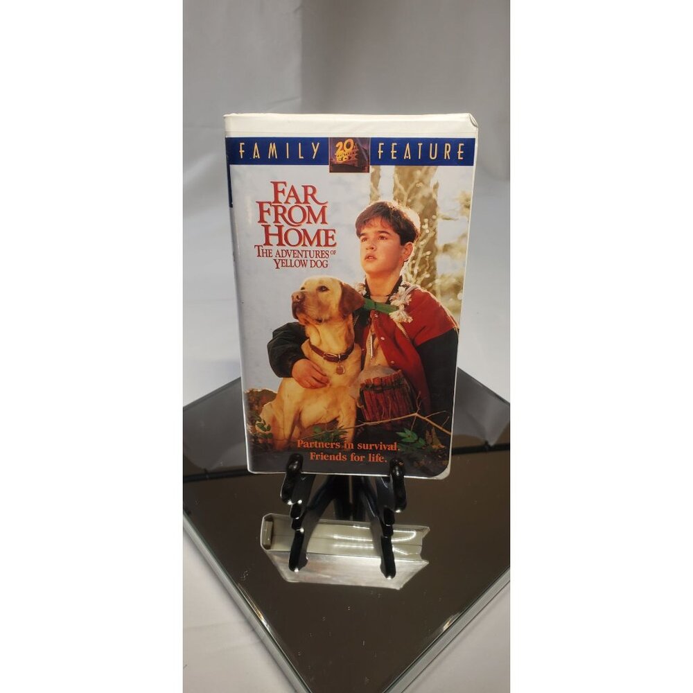 Far From Home: The Adventures Of Yellow Dog VHS Tape Movie Clamshell Case